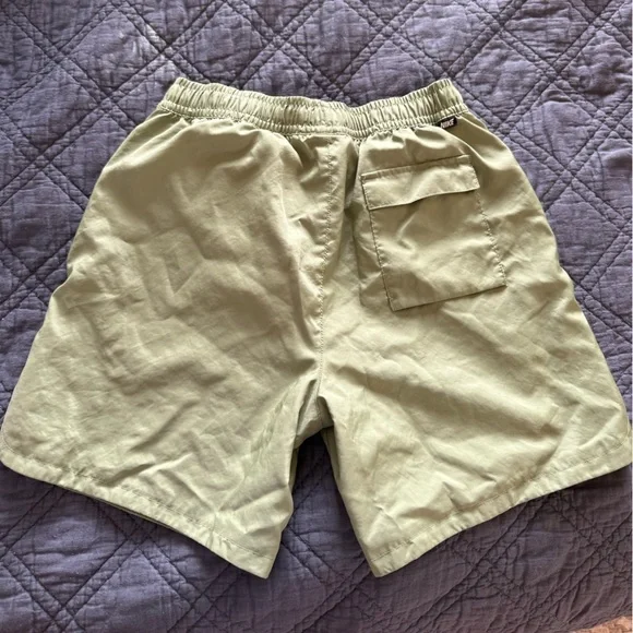 Nike Men’s Standard Fit Shorts – Green - Picture 6 of 6